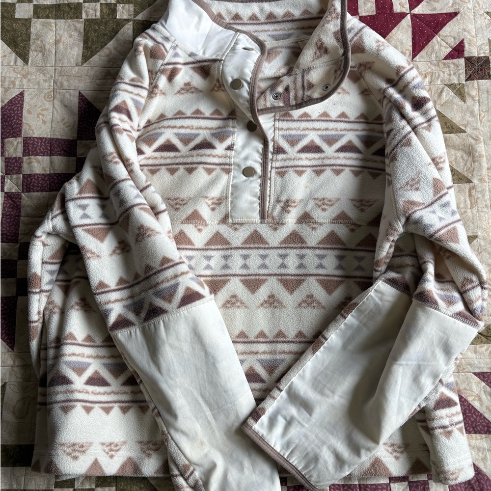 Geometric Patterned Pullover - Picture 2 of 3